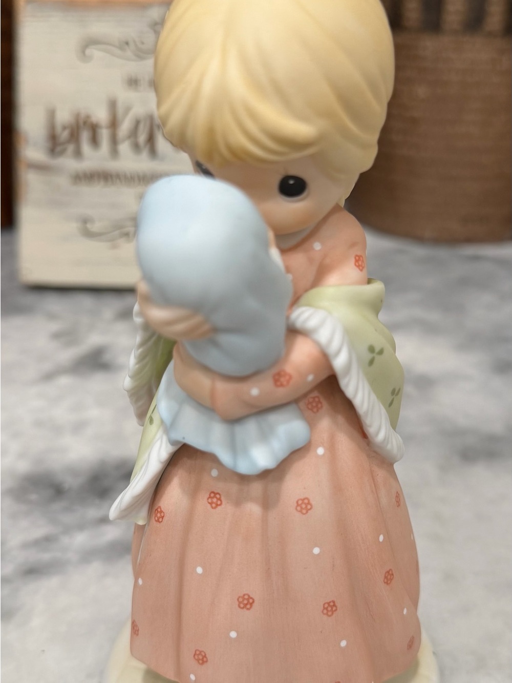 Precious Moments A Love Like No Other 681075 Motherhood Figurine 1999